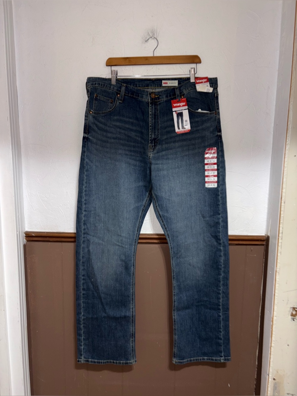 Wrangler | Men’s Jeans NWT | Size 38